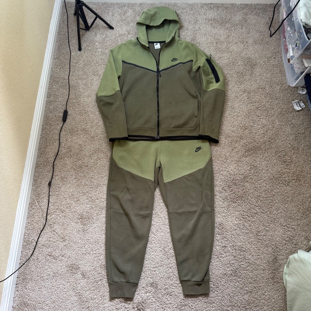 Nike Tech Fleece Tracksuit Set Mens L Green Two Tone CU4489-334
